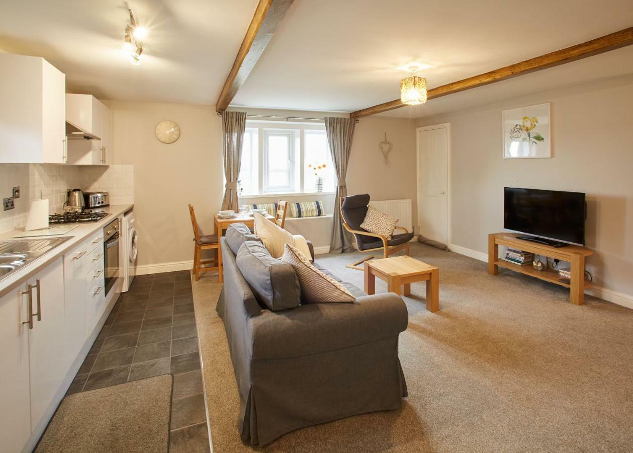 Host & Stay - Cosy Cottage Emley Exterior photo