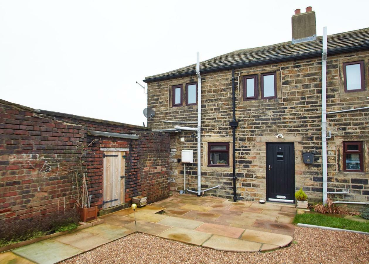 Host & Stay - Cosy Cottage Emley Exterior photo